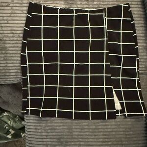 SHEIN Black and White Pencil Skirt with Slit